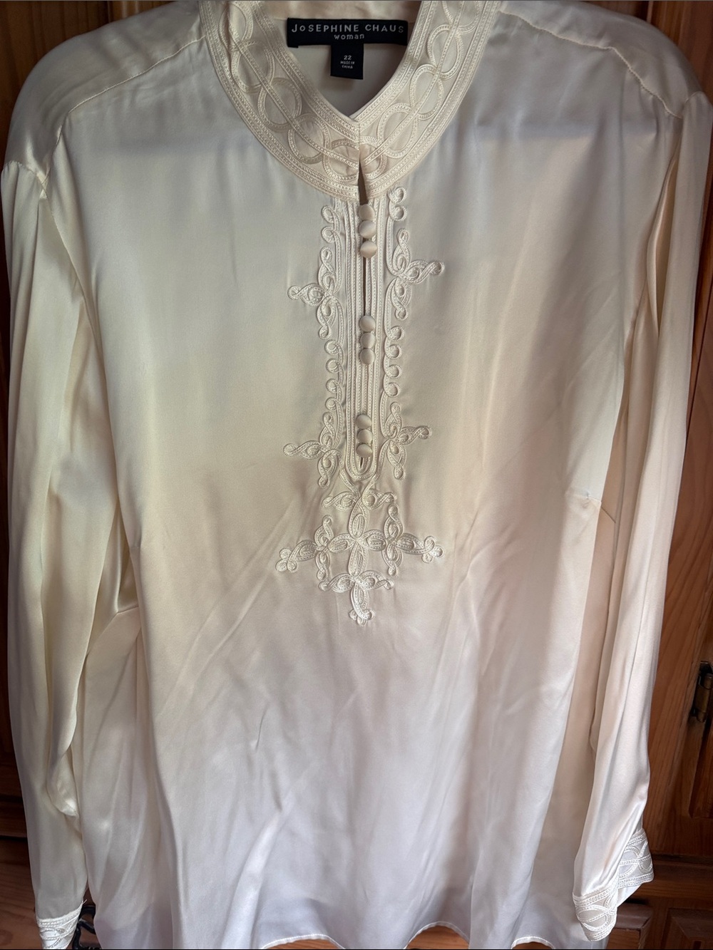Josephine Chaus Ivory Embroidered V-neck blouse